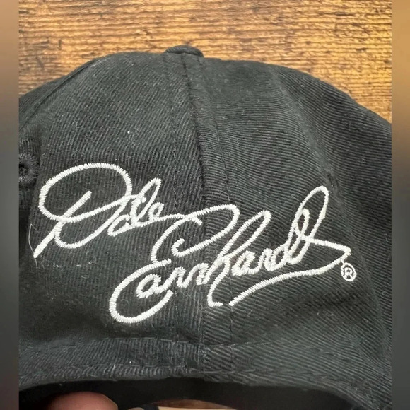 VINTAGE BUNDLE: NASCAR. 3- Dale Earnhardt baseball caps + #3 pin. - Picture 15 of 16